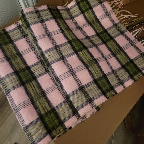 Brand new burberry cashmere scarf - Picture 2 of 5